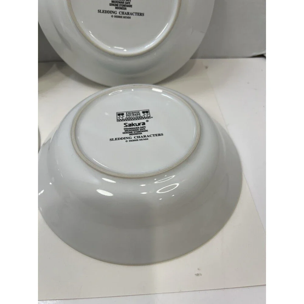 Sakura Debbie Mumm SLEDDING CHARACTERS 4 Soup Cereal Bowls Trees Red Green Trim